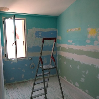 Reparo, aplicação de primer e pintura.