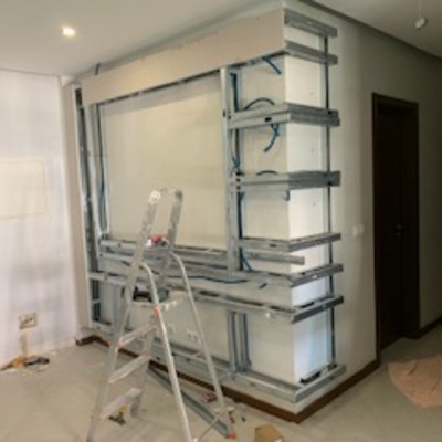 Painel feito de pladur.