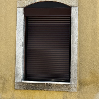 Estore compacto