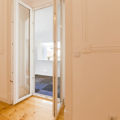 Sala de apartamento com um charme rústico