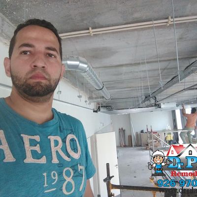 Trabalho Pladur (Gesso Acartonado)  500m2 de rebaixamento de teto na Expo Lisboa