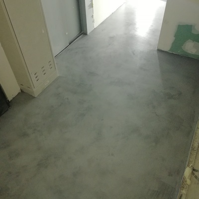 Corredor com vários acessos