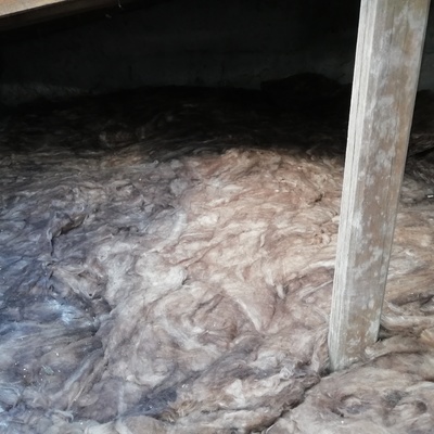 Colocação de isolamento térmico telhado