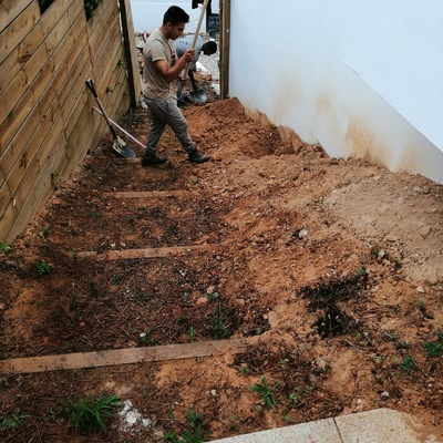 Aplicação de relva sintética