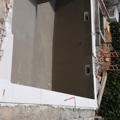 EXECUÇÃO DE PISCINA EM BETÃO