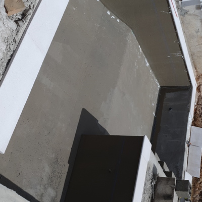 EXECUÇÃO DE PISCINA EM BETÃO