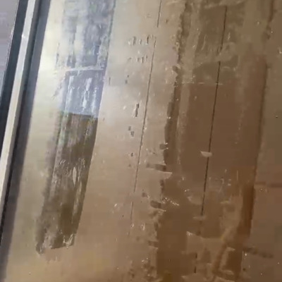 Janela com adesivo limpeza e brilho