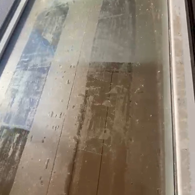 Janela com adesivo limpeza e brilho
