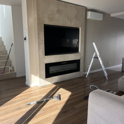 Tv e a lareira ja montada