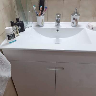 Móvel com lavatório