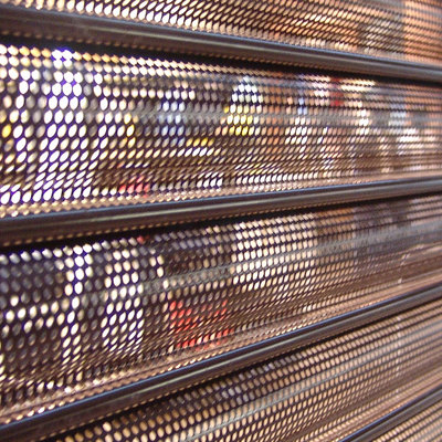 Grades de lojas microprefuradas