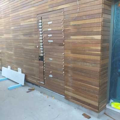 Deck em fachada Madeira de IPÊ