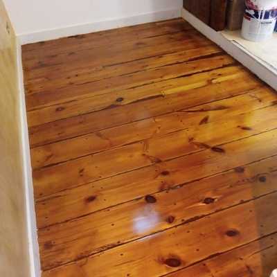 Chão flutuante (envernizar e afagar)