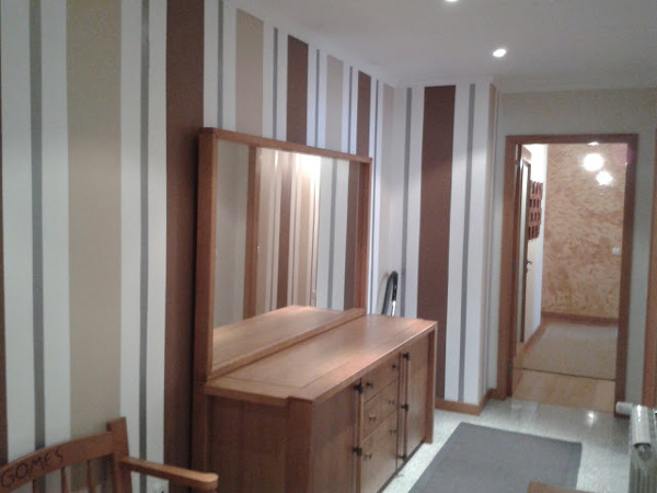 Paredes pintadas em código de barras