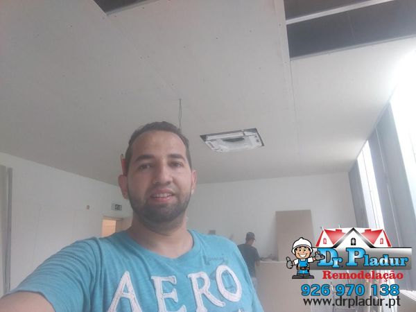 Trabalho Pladur (Gesso Acartonado)  500m2 de rebaixamento de teto na Expo Lisboa