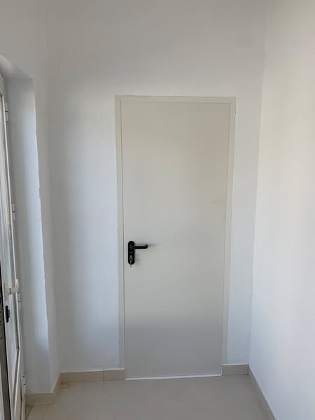 Instalação de porta de acesso para garagem