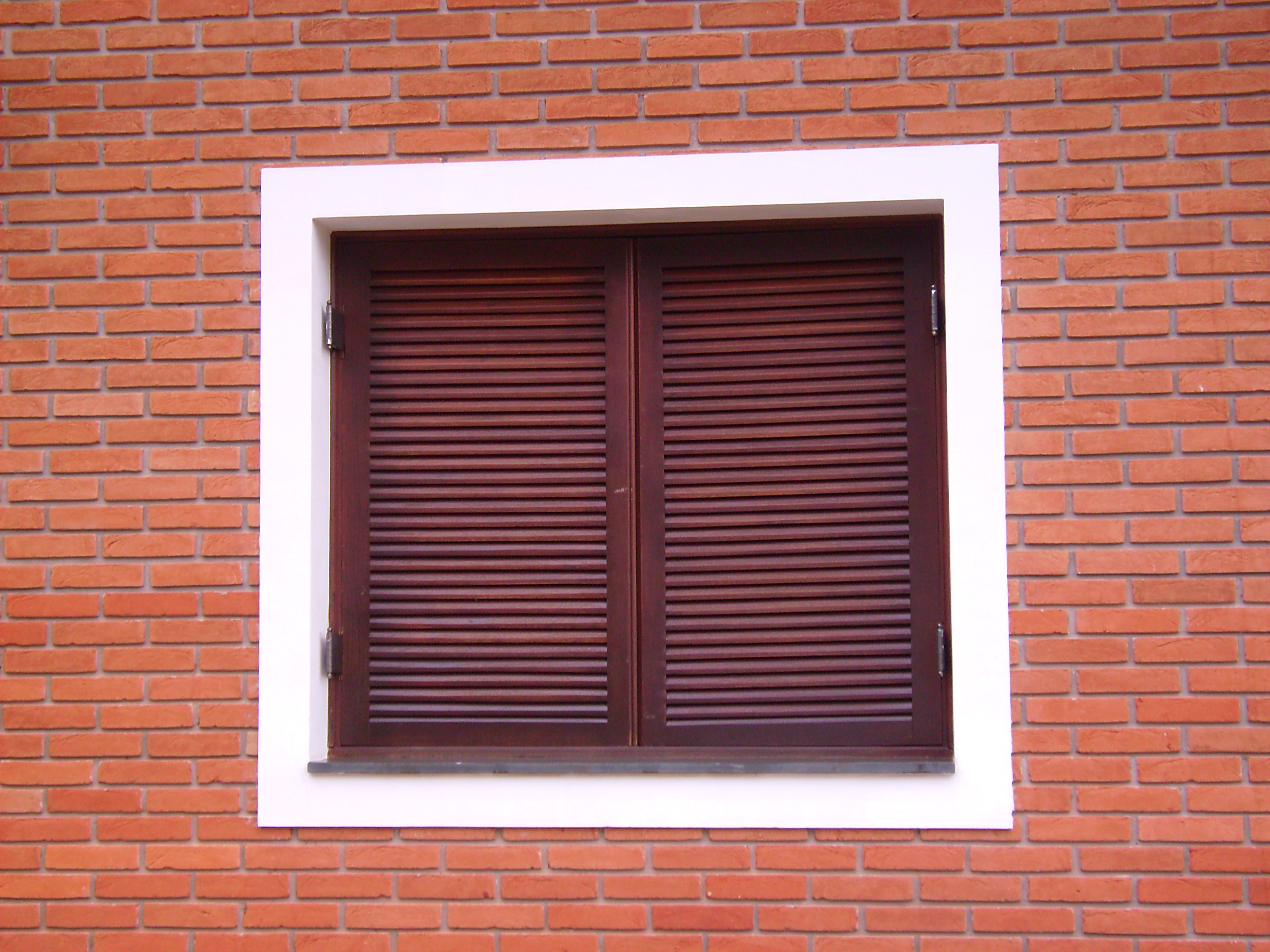 Envernizamento de Portada de Janelas