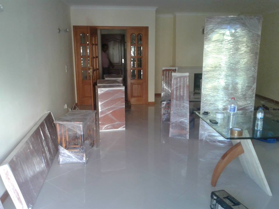 Móveis embalados e pretegidos