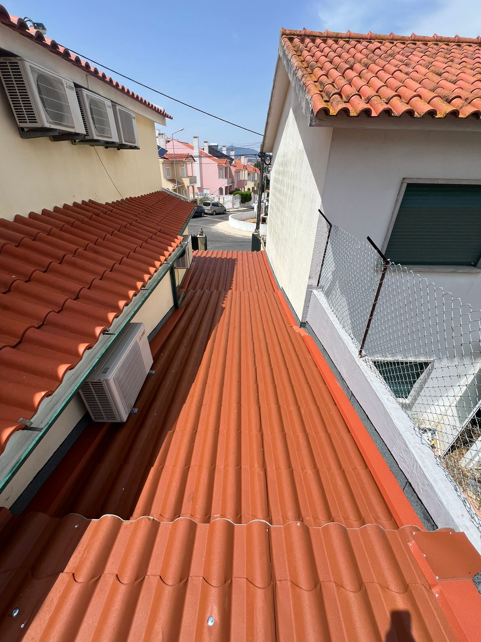 Construção de Estrutura e telhado