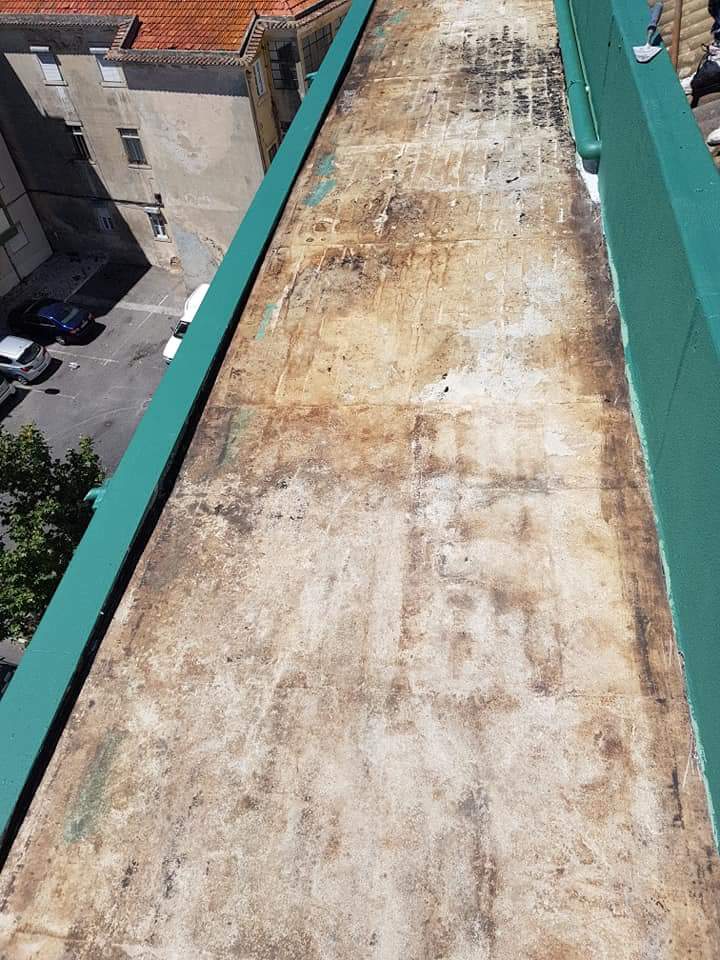 Isolamento com pele elástica
