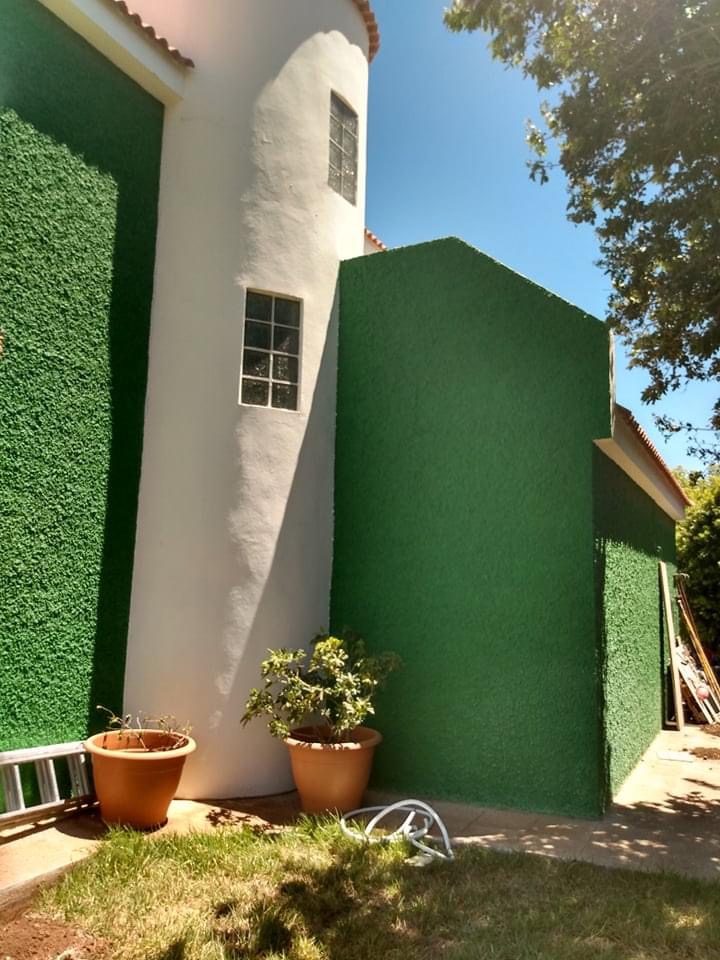 Reparo, aplicação de primer e pintura.