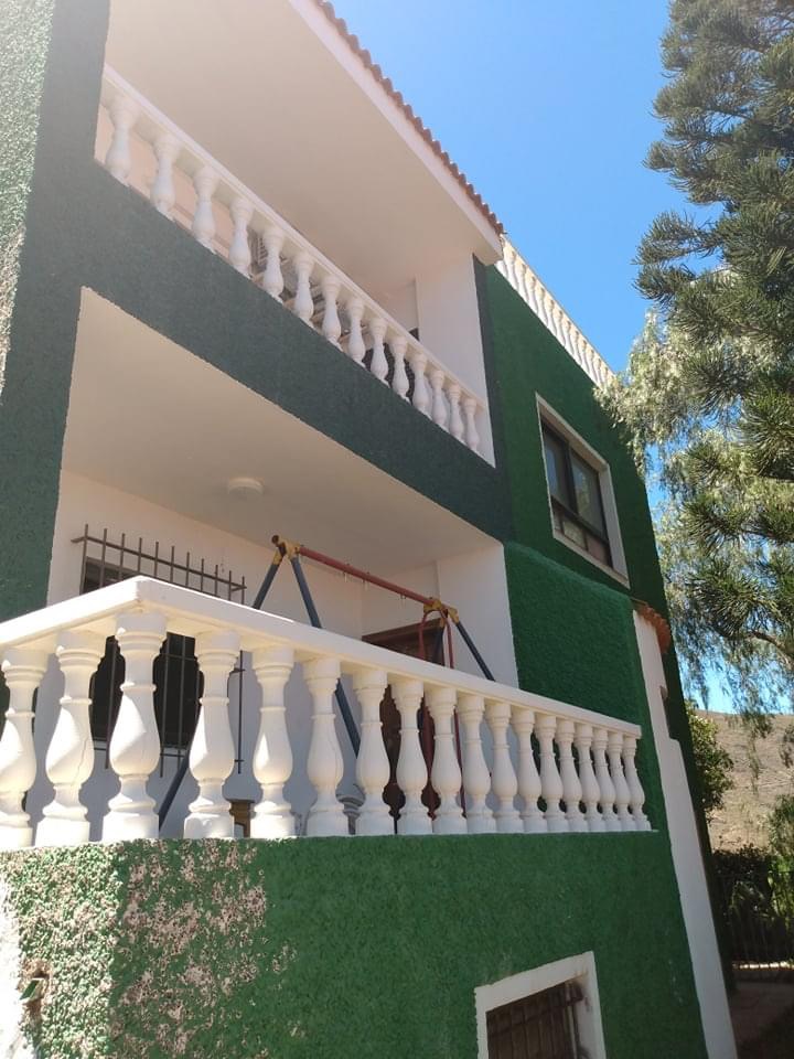 Reparo, aplicação de primer e pintura.