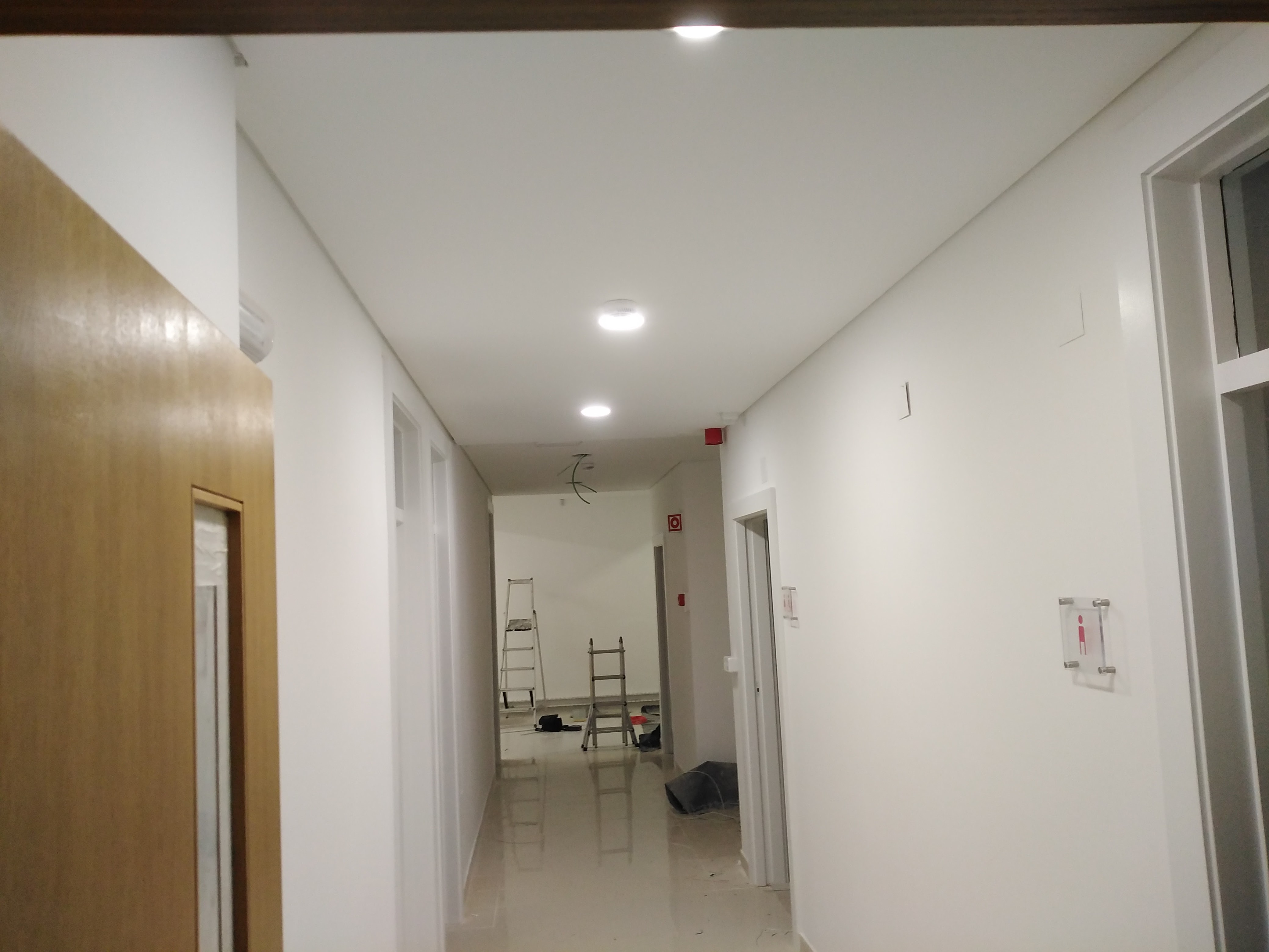 Montagem de tectos falsos