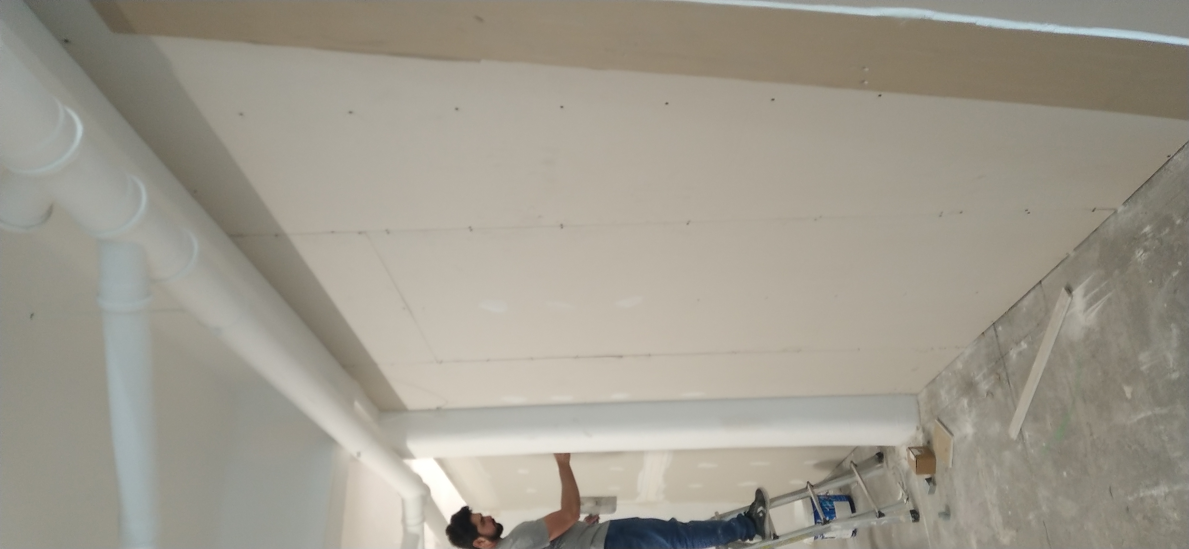 Barramento em pladur