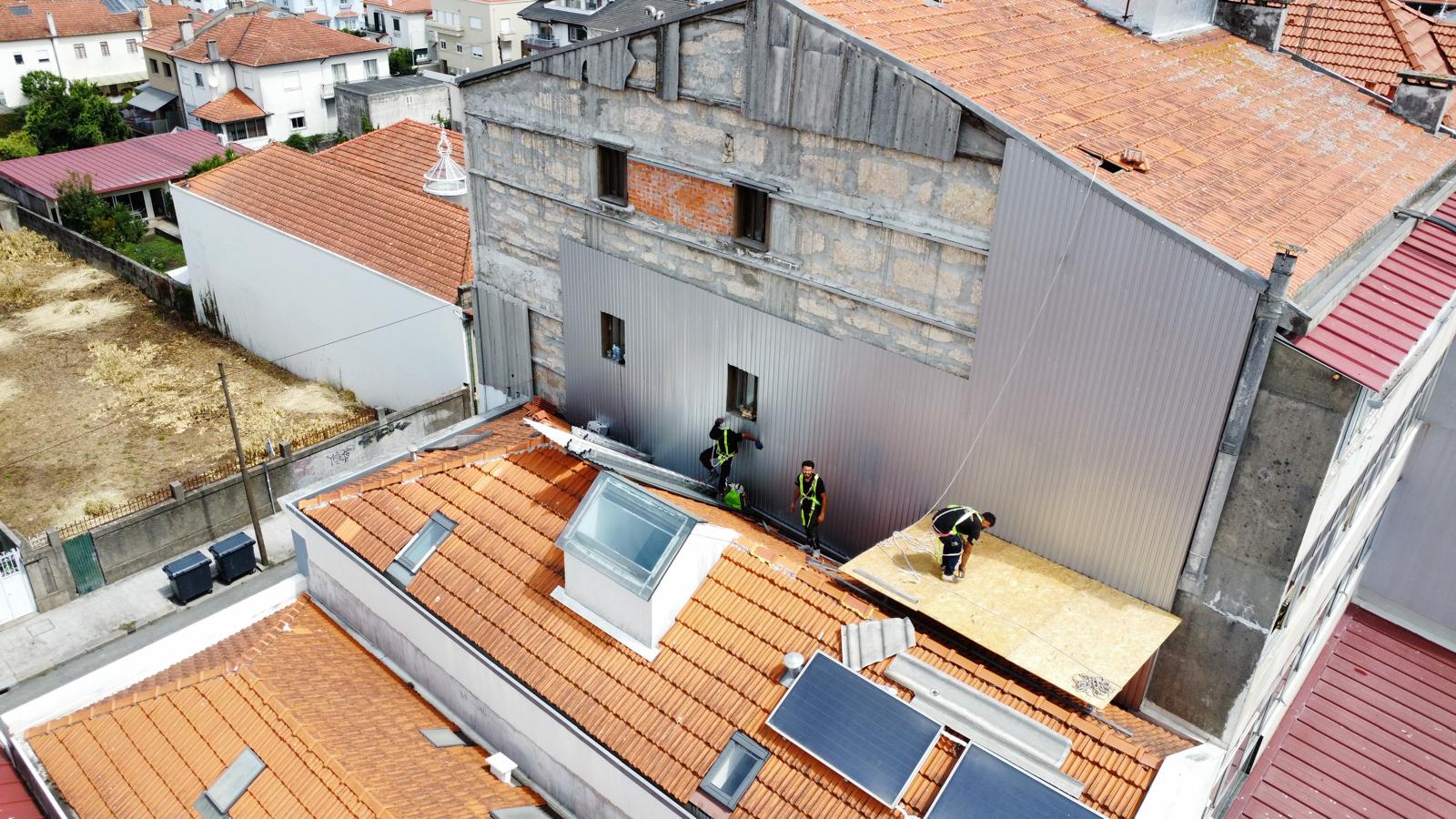Fachada em chapa perfilada