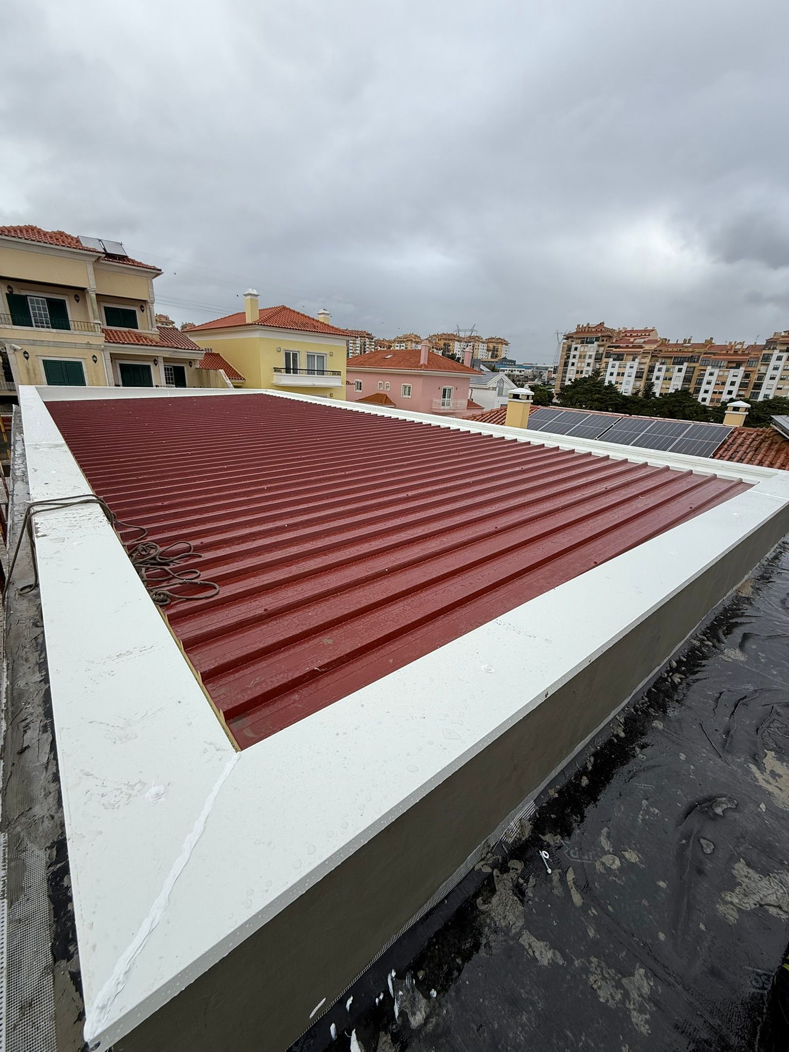 Telhado embutido/Caleira interna