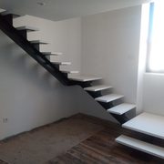 Escadas em madeira - Edifício residencial em Leiria