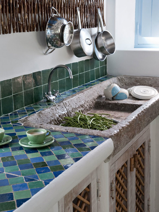 Bancada de betão com azulejos