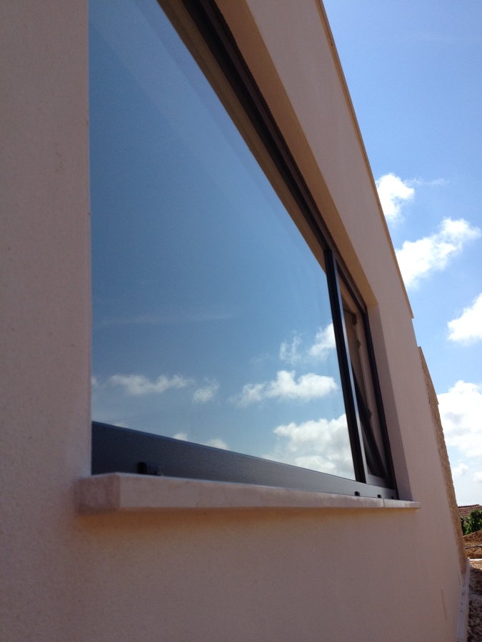 Caixilharia PVC 7016/branco com vidro SGG Planitherm 4S