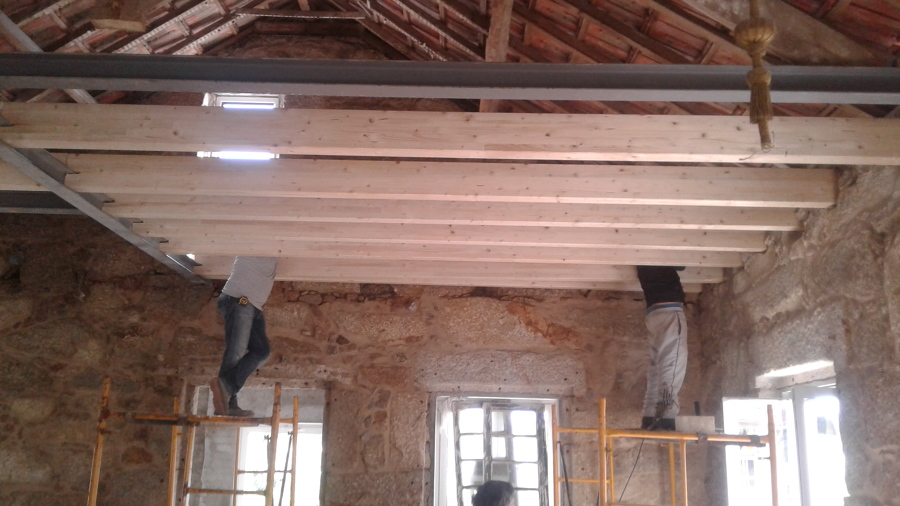 Colocação de traves