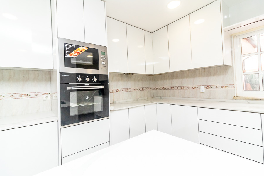 Cozinha Branca com portas em alto brilho