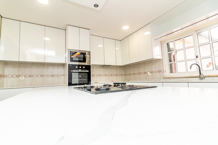 Cozinha Branca com portas em alto brilho