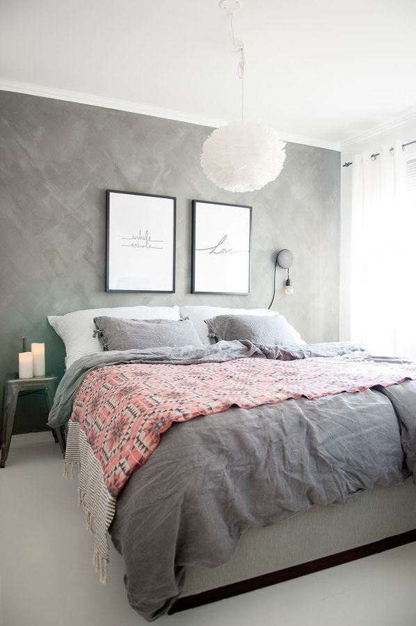 Decoração encantadora, com rosa e cinza