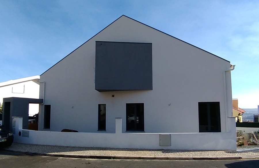 fachada da moradia obra em curso