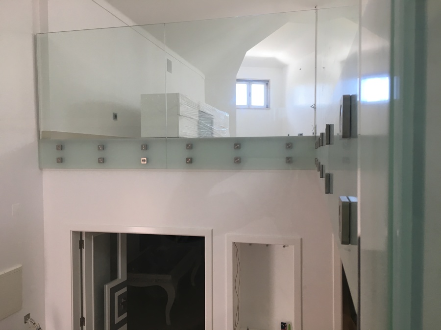 Guarda corpos com vidro temperado/laminado 88.4 com foscagem