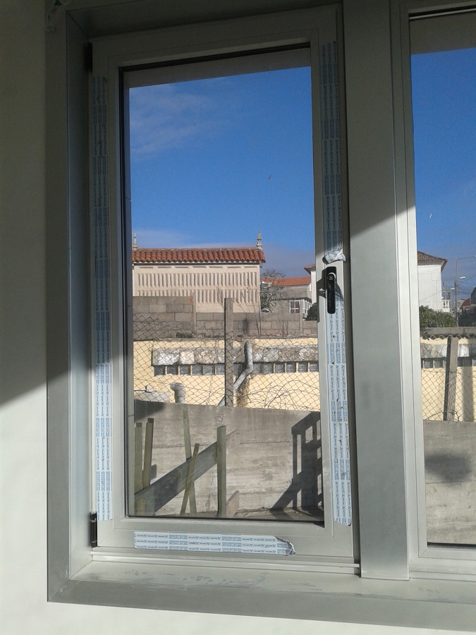 Janelas em aluminio da Série COR 70