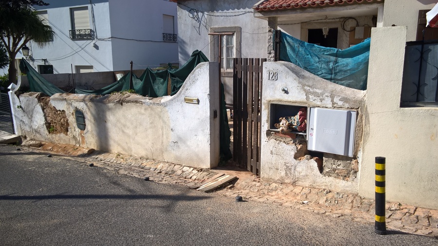 Muro e jardins limpos