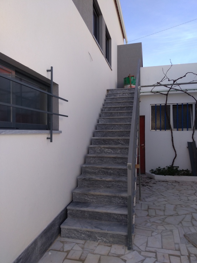 pormenor escada obra em curso