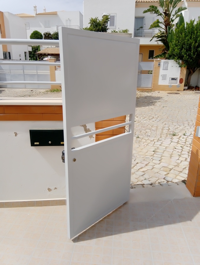 Portão da casa da senhorita Claudia