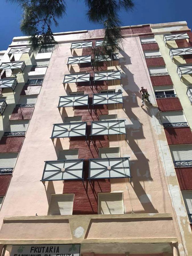 Primeira demão em andamento