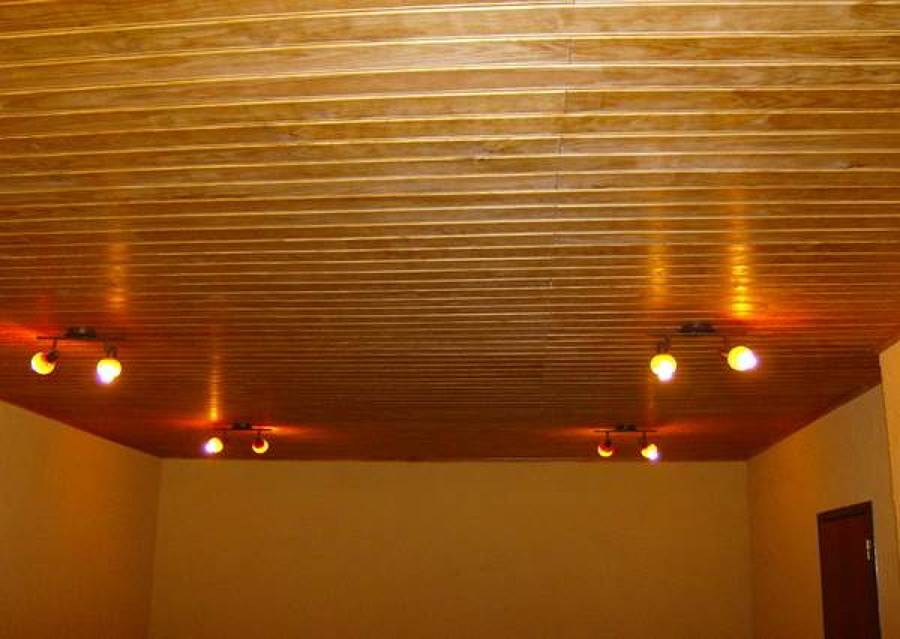 Tecto em madeira Vale de Figueira