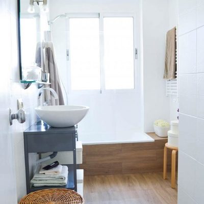 5 casas de banho antes e depois de pintar os azulejos