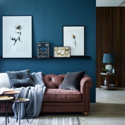 decoração em marrom com azul