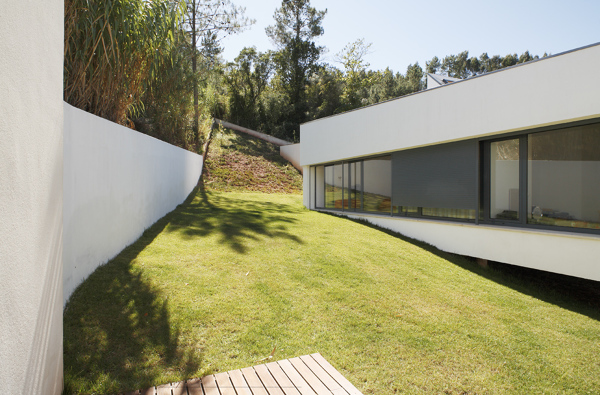 Casa em Almalaguês - janelas dos quartos