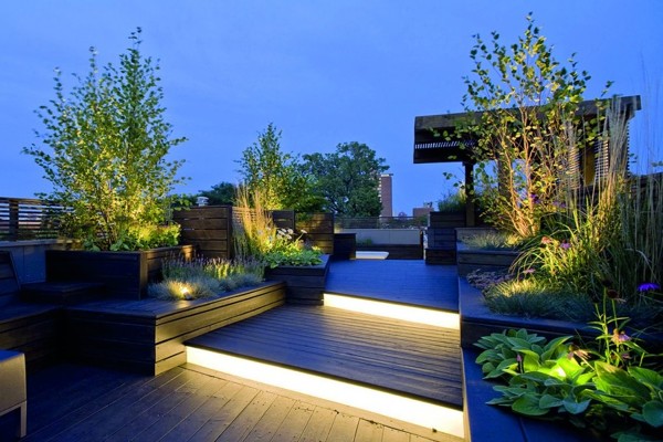 patio com solo iluminado