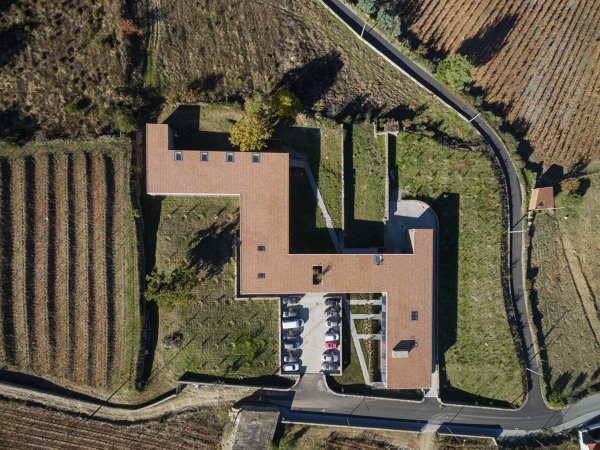 Lar e CAO - vista aérea.